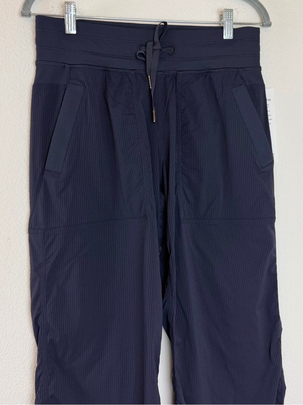 Lululemon Dance Studio Mid-Rise Pant Regular
in Black Night Size 6 - Picture 7 of 16